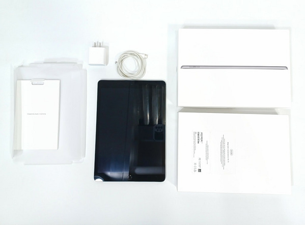 Apple iPad 10.2″ 9th Gen. (MK2K3LL/A, A2602, 64GB, Wi-Fi) Tablet Computers