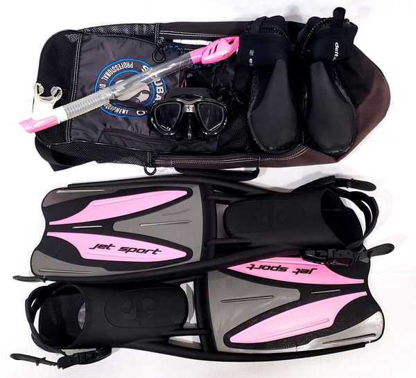 ScubaPro Scuba/Snorkeling Set: Fins, Boots, Snorkel, Mask and Bag Boating & Water Sports