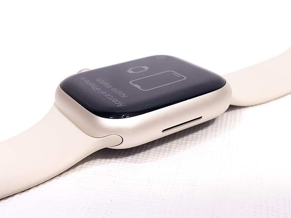 Apple Smart Watch Series 7 A2473 (MKN03LL/A, 41MM, Starlight Aluminum, GPS) Watches